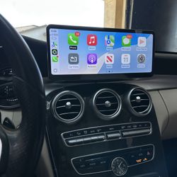 Mercedes Benz CarPlay Screen