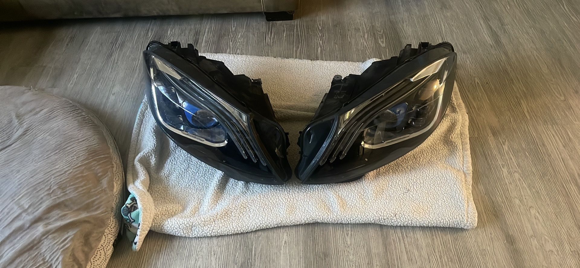 Mercedes S550 Headlights