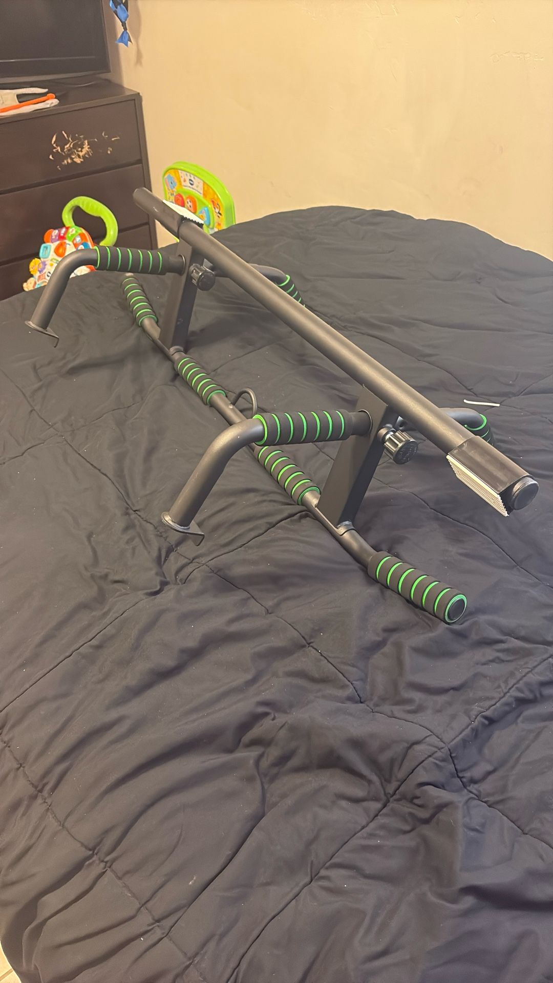 Pull Up Bar