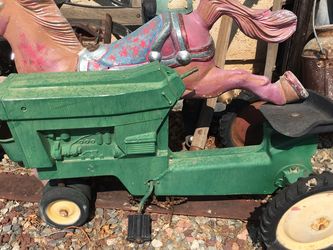 Vintage John Deer Pedal Tractor