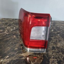 Used Driver Side Taillight For 2015-2017 Lincoln Navigatir