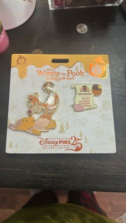 Winnie The Pooh 9/12 Pin