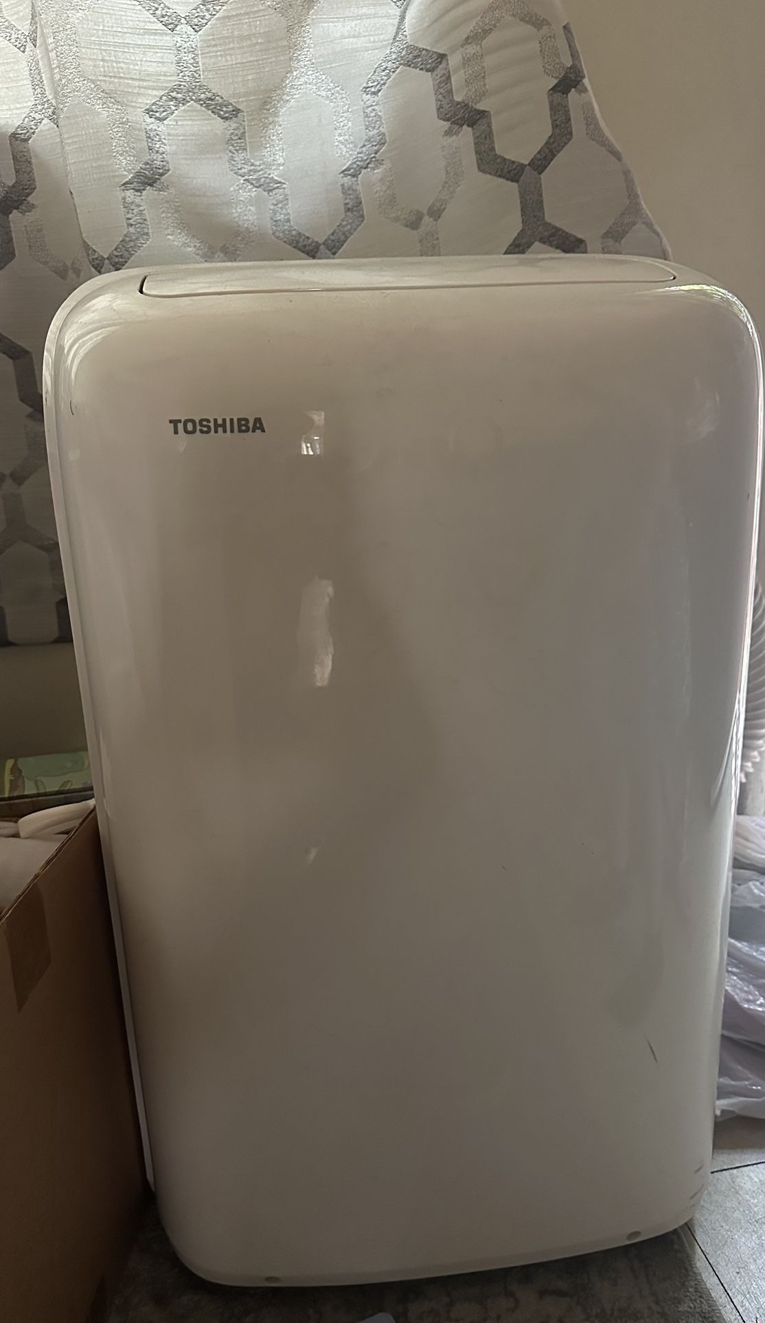 Toshiba Portable Air Conditioner Unit