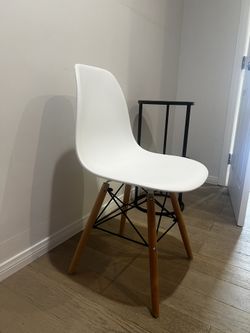 Cute White chair