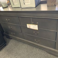 Grey Wooden 6 Drawer Dresser 