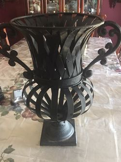 2 metal flower stands with handles