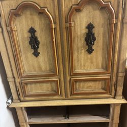 Old Fashion Clothes Cabinet 