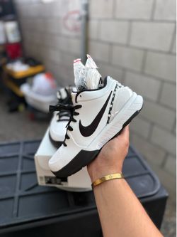 Nike Kobe 4 Protro “Mambacita Gigi”