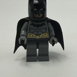 LEGO DC Comics Super Heroes 76012 Batman Minifigure Gray Gold Belt Riddler Chase