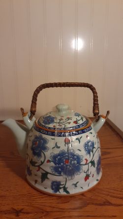 Vintage Chinese Teapot With Lid 7" Tall