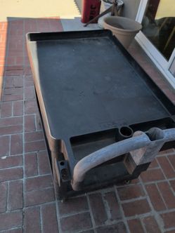 Rubbermaid Utility Cart