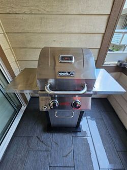 Used Great Condition - $200 - Nexgrill Evolution 2-Burner Propane BBQ in Stainless Steel with Infrared Technology.
No propane tank. Grill only