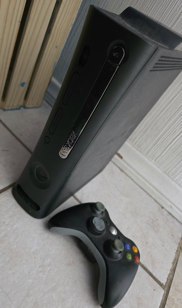 Xbox 360 Elite + 10games
