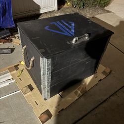 Free-Storage Chest-foot Locker