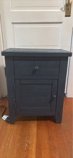 Wood Nightstand / End Table with Outlet & USB Charging