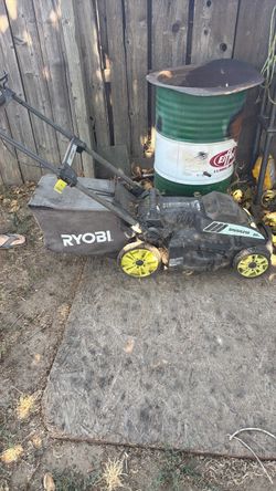 Máquina de cortar el pasto de batería