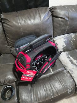 Brand new milwaukee oackout structured tool bah
