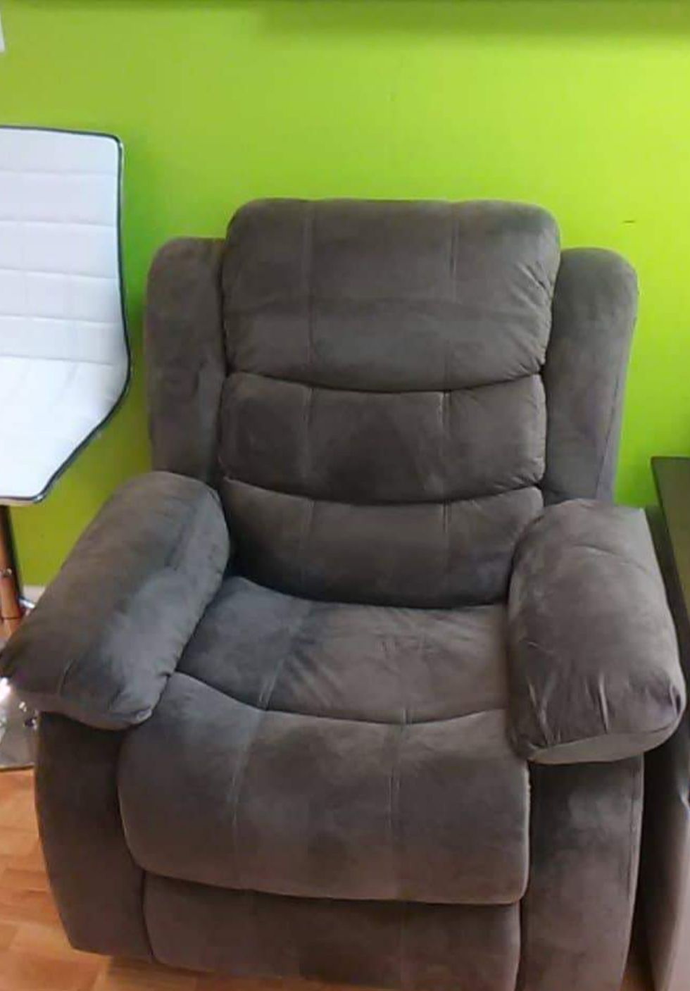 Small chair recliner