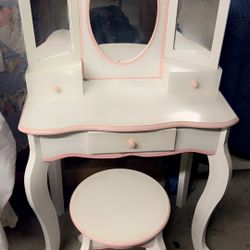 Kids Vanity 