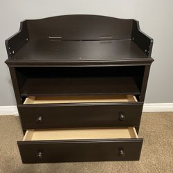 Small Dresser With Shelf 