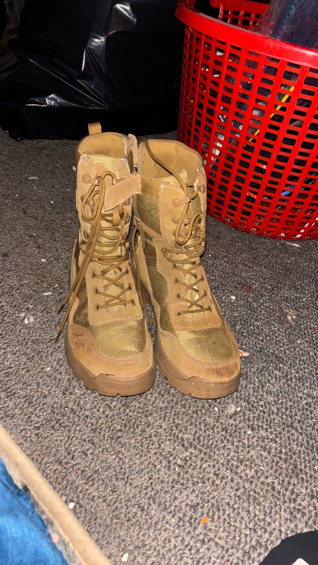 Boots 9.5