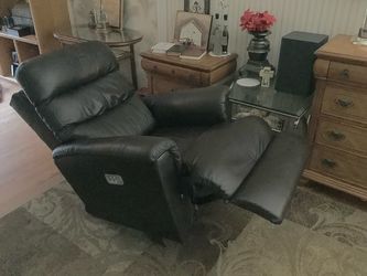 La-Z-Boy Leather Recliner and Sofa Combo