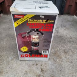 Coleman Electronic Ignition Lantern And Carry Case Combo