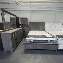 4pc Gray Queen Bed Set