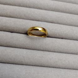 18kp Gold Wedding Ring Band Mens & Women's 