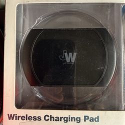 Just Wireless 5W Qi Wireless Charging Pad w/6ft Micro USB Charging Cable - Black