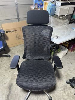 Brand-new ergonomic chair