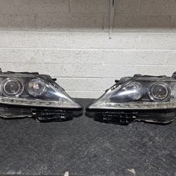 Lexus RX350 OEM HID Headlights Set 