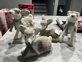 4 fluffy deer with scarves