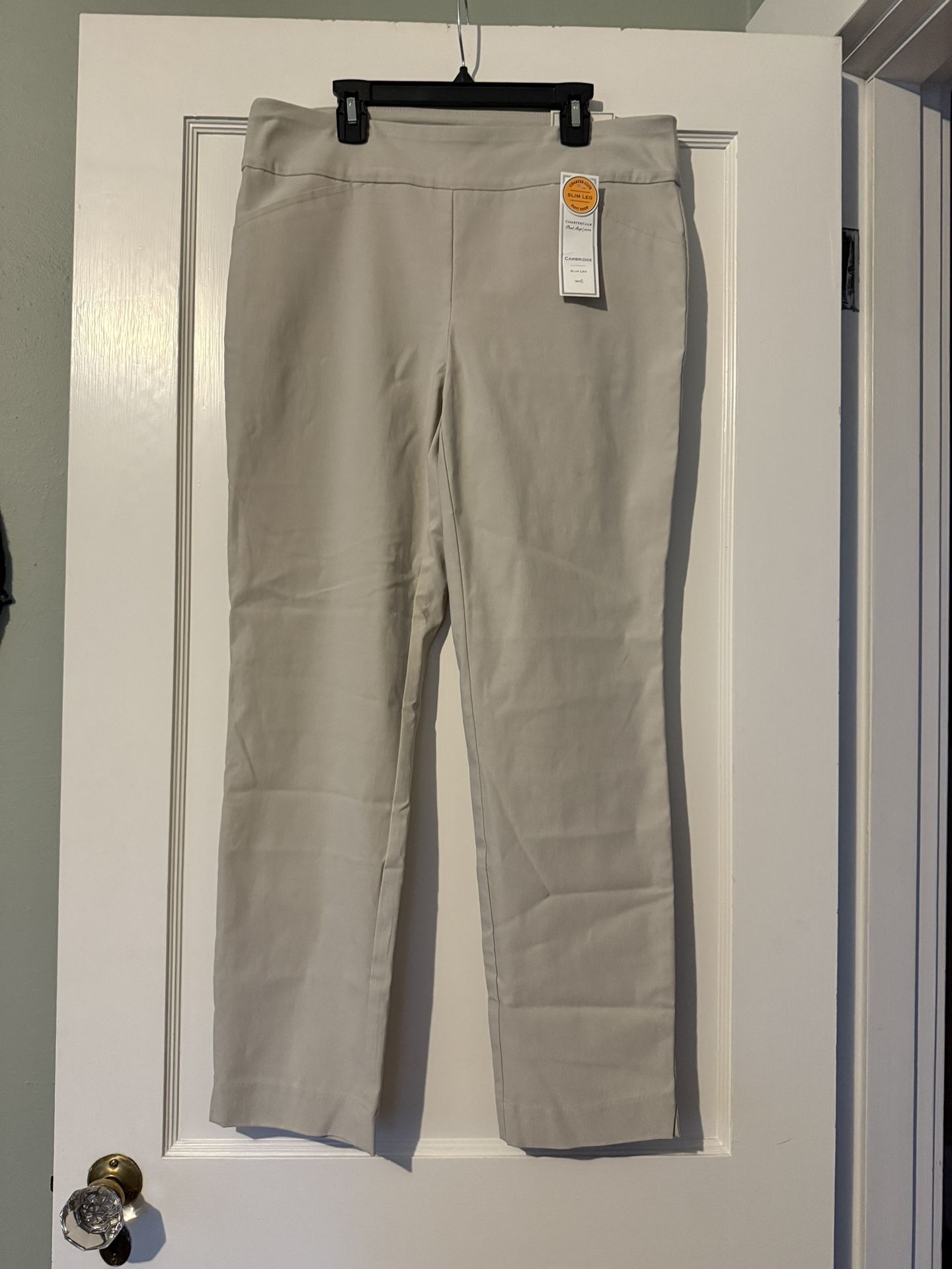 New Women’s Charter Club Khaki Pants 12P