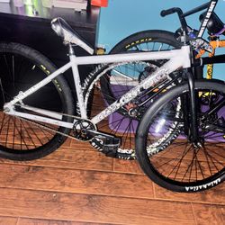 Throne White Chad 29