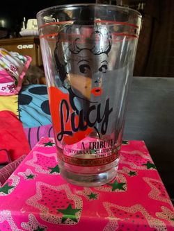 Vintage love Lucy a tribute Glass  1991 universal studio
