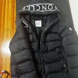 Moncler Men's Cardere Black Puffer Coat Large
