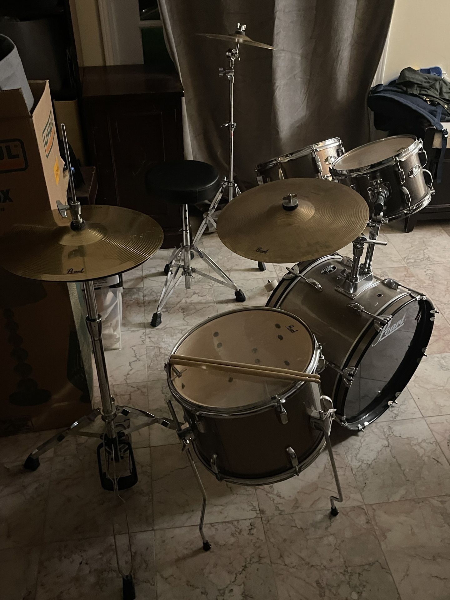 Pearl Roadshow Drumset 