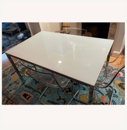 Free dining table