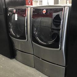 New Scratch And Dent LG Twin Load Washer And Dryer Set. 1 year Warranty 