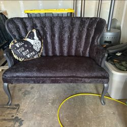 Sette Loveseat