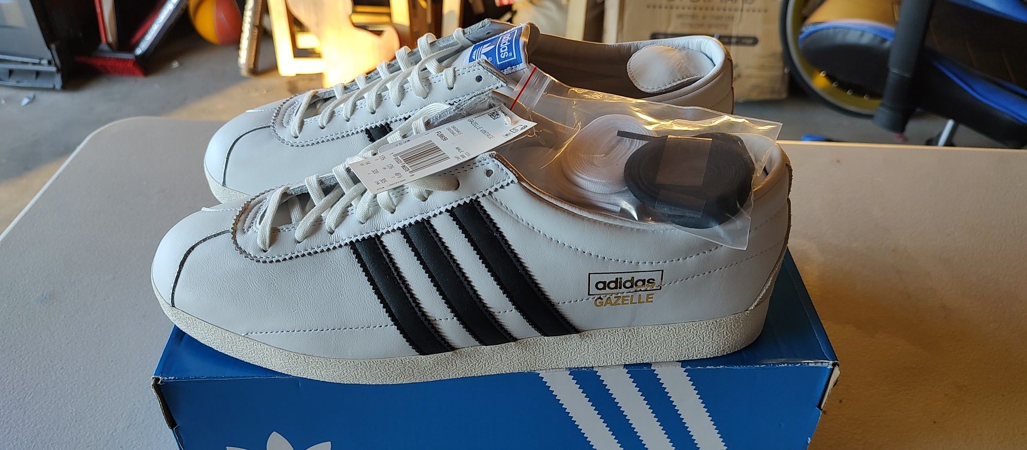 adidas gazelle silver green womens Limited edition Adidas England Gazza 96 Dentist chair celebration dark –  Sneakcustomtrainers.com