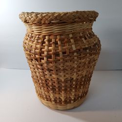 A Nice Wicker Plant Holder Or Trash Can  .    See Size  .