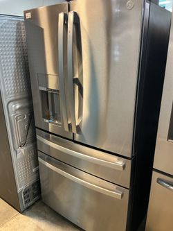 GE PVD28BYNFS French Door Refrigerator (Open-Box / Scratch & Dent)