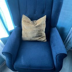 Reclining accent chairs 