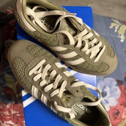 Adidas Samba  81/2 Side New