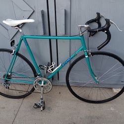58cm.   Road Bike.     TREK 