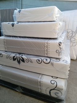 Queen Size Mattress Memory Foam