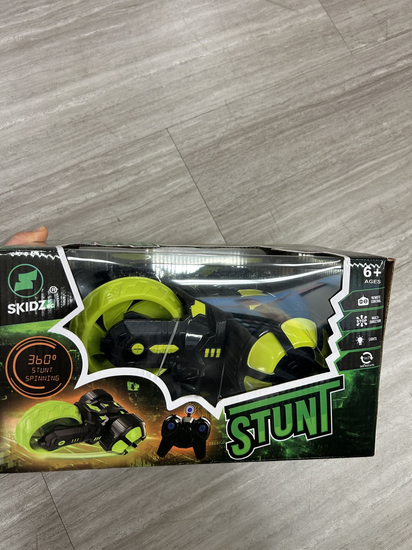 NWT Skidz Stunt Remote Control Car