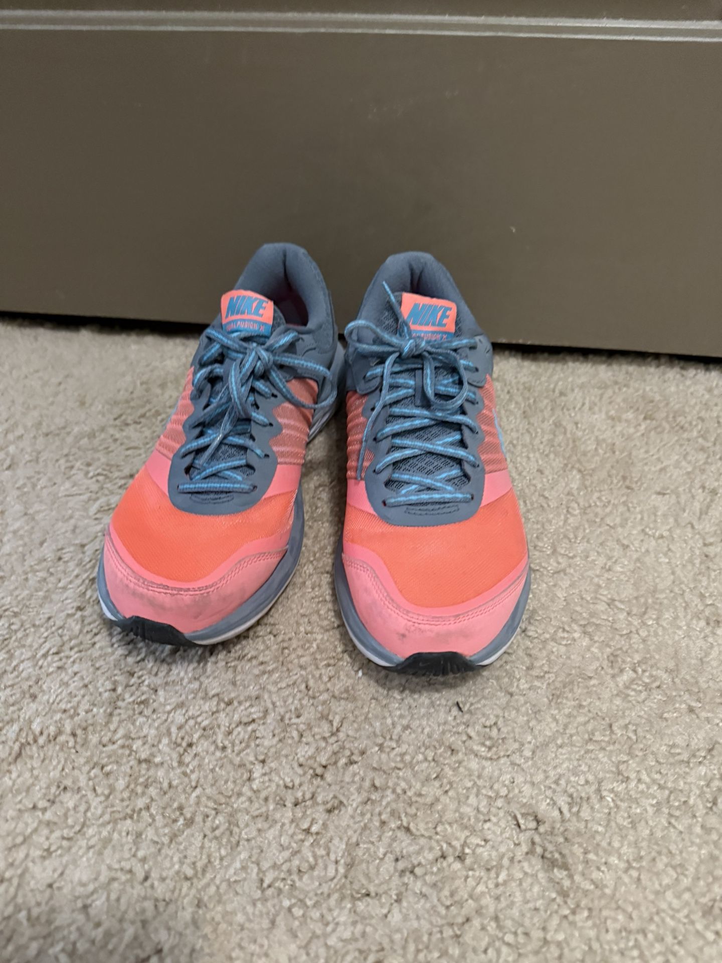 Nike Women’s Running Shoes – Size 9 – Worn Twice – Excellent Condition